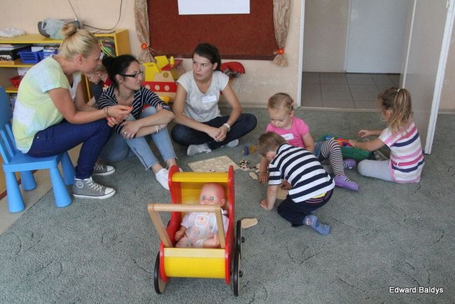Dzieci chcą się poznać (zdjęcia)