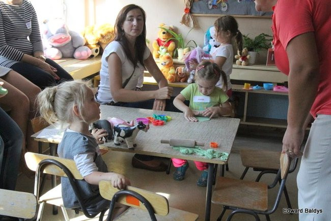 Dzieci chcą się poznać (zdjęcia)