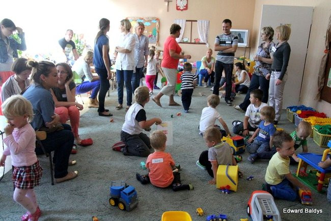 Dzieci chcą się poznać (zdjęcia)