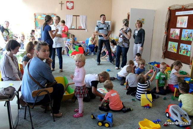 Dzieci chcą się poznać (zdjęcia)