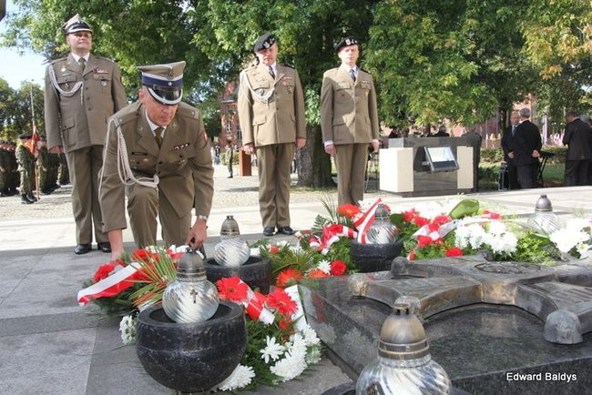 W rocznicę wybuchu drugiej wojny światowej (zdjęcia)