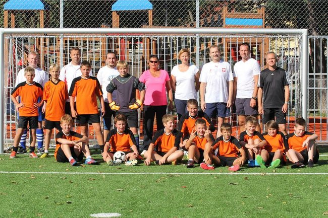 Pierwszy mecz na nowym boisku (zdjęcia)