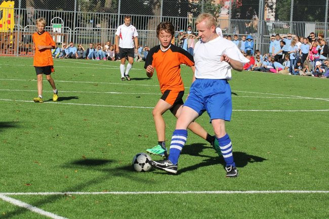 Pierwszy mecz na nowym boisku (zdjęcia)