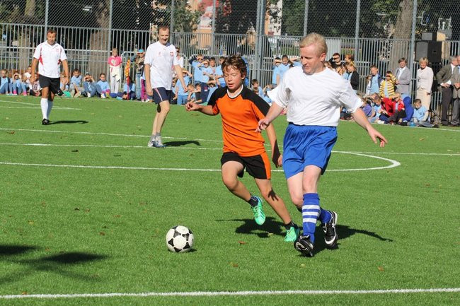 Pierwszy mecz na nowym boisku (zdjęcia)