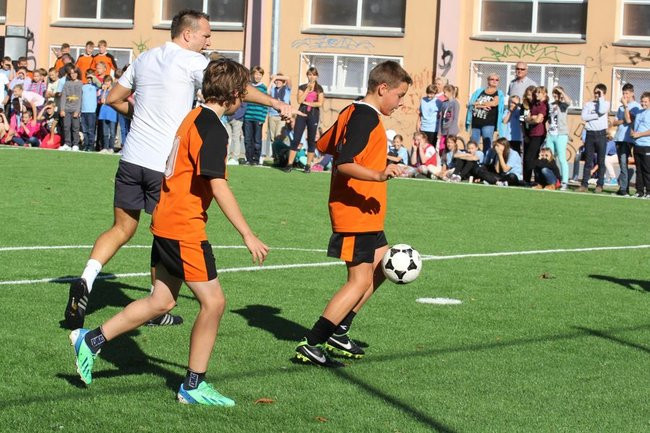 Pierwszy mecz na nowym boisku (zdjęcia)