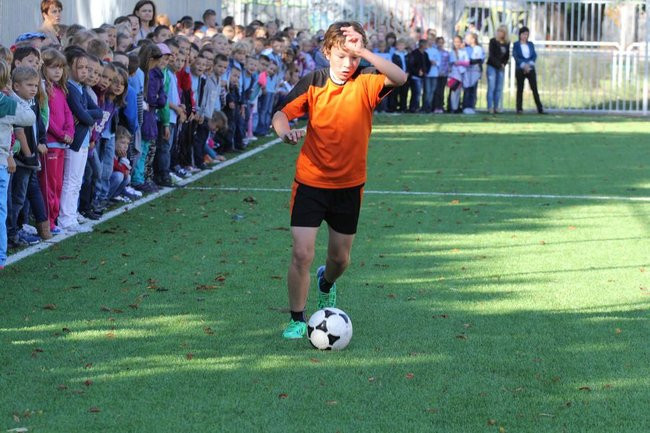 Pierwszy mecz na nowym boisku (zdjęcia)