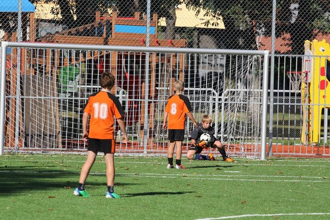 Pierwszy mecz na nowym boisku (zdjęcia)