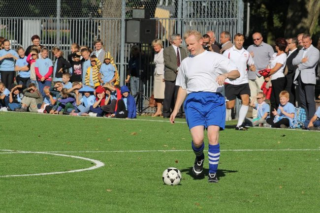 Pierwszy mecz na nowym boisku (zdjęcia)