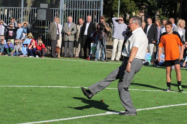 Pierwszy mecz na nowym boisku (zdjęcia)