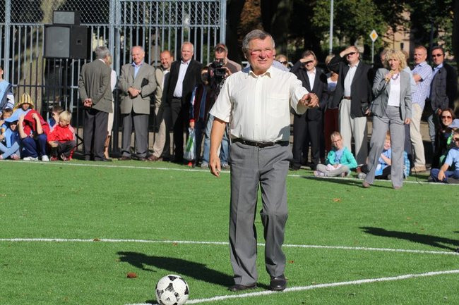 Pierwszy mecz na nowym boisku (zdjęcia)