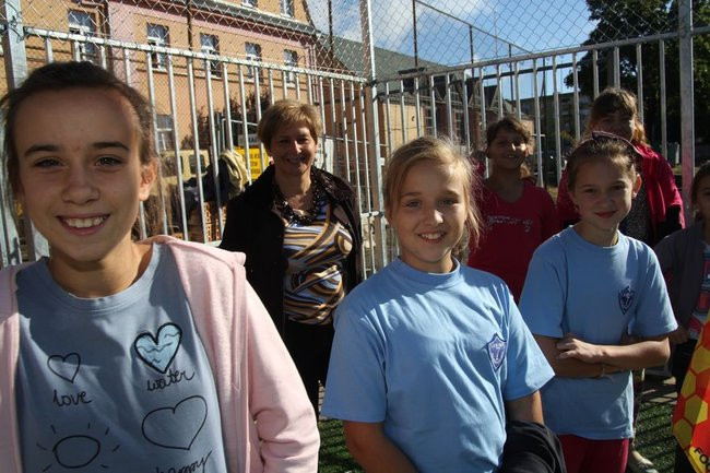 Pierwszy mecz na nowym boisku (zdjęcia)