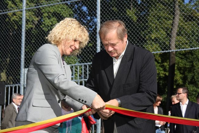 Pierwszy mecz na nowym boisku (zdjęcia)