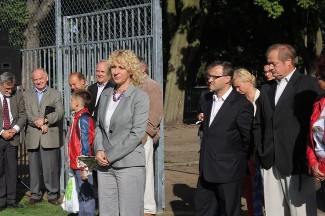 Pierwszy mecz na nowym boisku (zdjęcia)