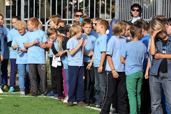 Pierwszy mecz na nowym boisku (zdjęcia)