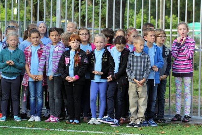 Pierwszy mecz na nowym boisku (zdjęcia)