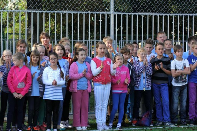 Pierwszy mecz na nowym boisku (zdjęcia)