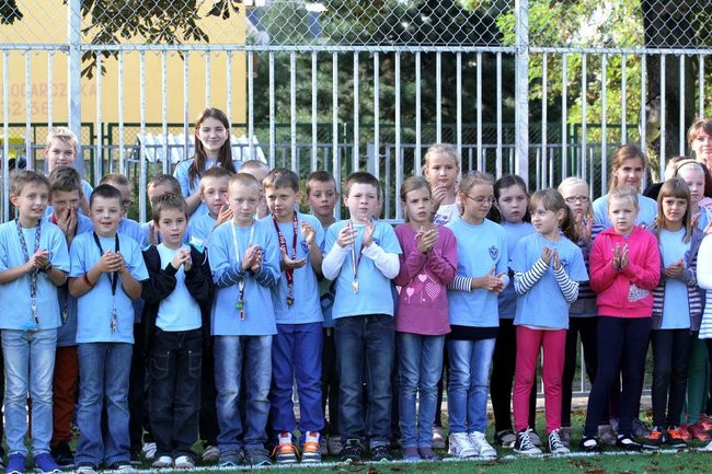 Pierwszy mecz na nowym boisku (zdjęcia)