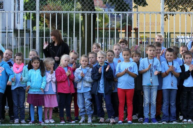 Pierwszy mecz na nowym boisku (zdjęcia)