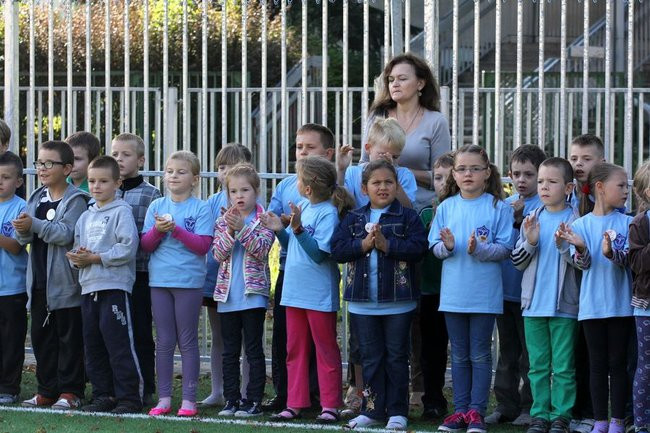 Pierwszy mecz na nowym boisku (zdjęcia)