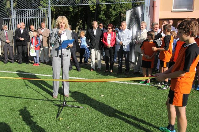 Pierwszy mecz na nowym boisku (zdjęcia)