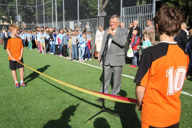 Pierwszy mecz na nowym boisku (zdjęcia)