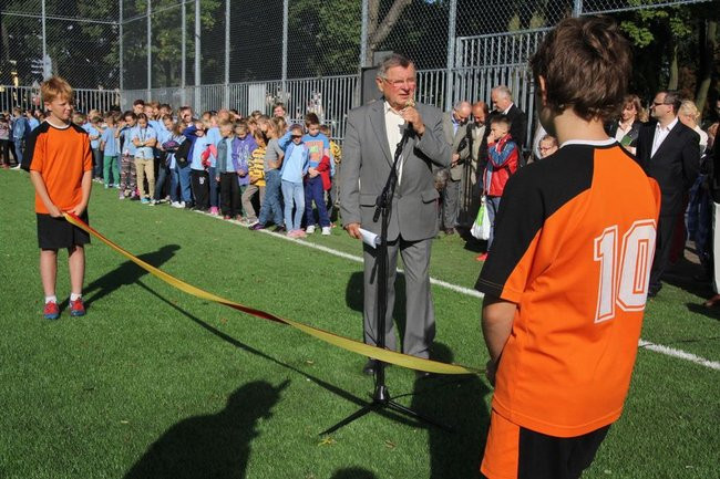 Pierwszy mecz na nowym boisku (zdjęcia)