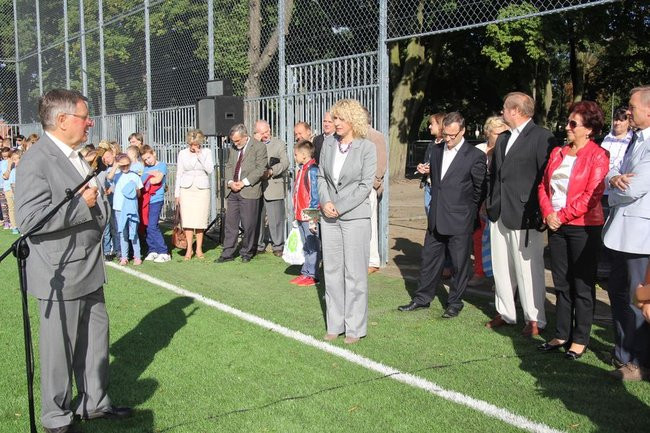 Pierwszy mecz na nowym boisku (zdjęcia)