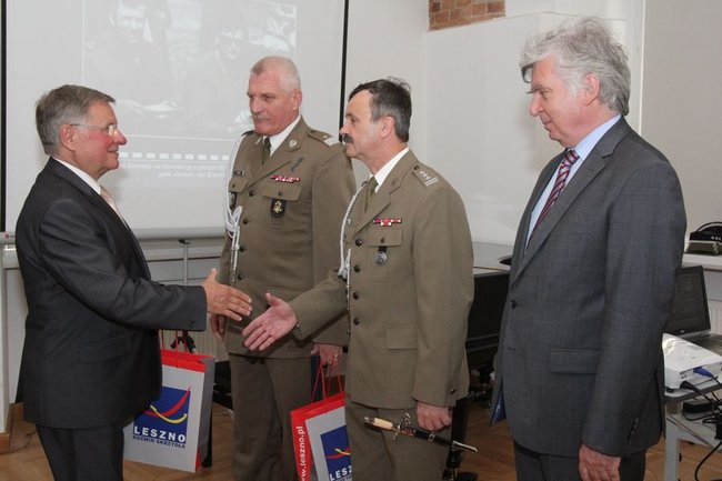 60 lat robią mapy, w piątek dostali sztandar (zdjęcia)