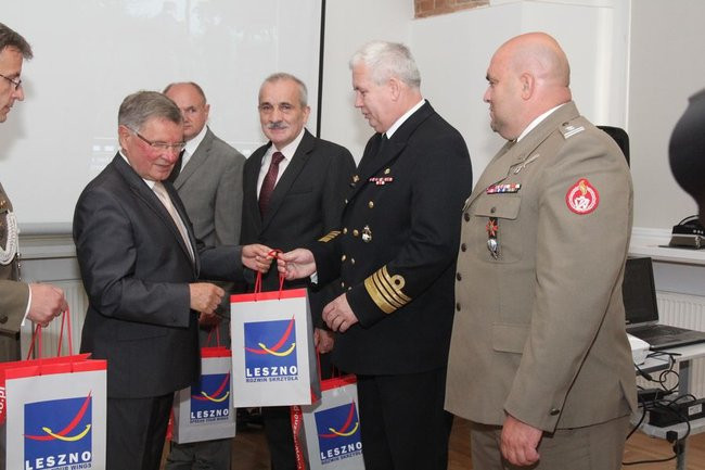 60 lat robią mapy, w piątek dostali sztandar (zdjęcia)