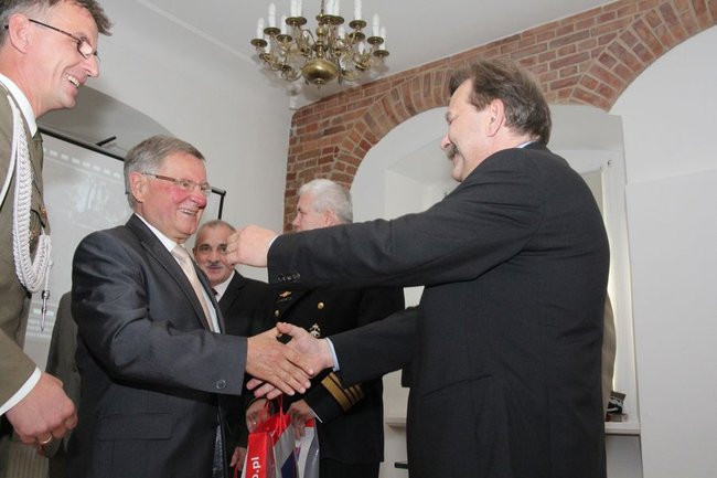 60 lat robią mapy, w piątek dostali sztandar (zdjęcia)