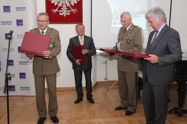 60 lat robią mapy, w piątek dostali sztandar (zdjęcia)