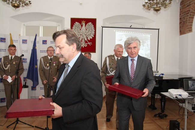 60 lat robią mapy, w piątek dostali sztandar (zdjęcia)