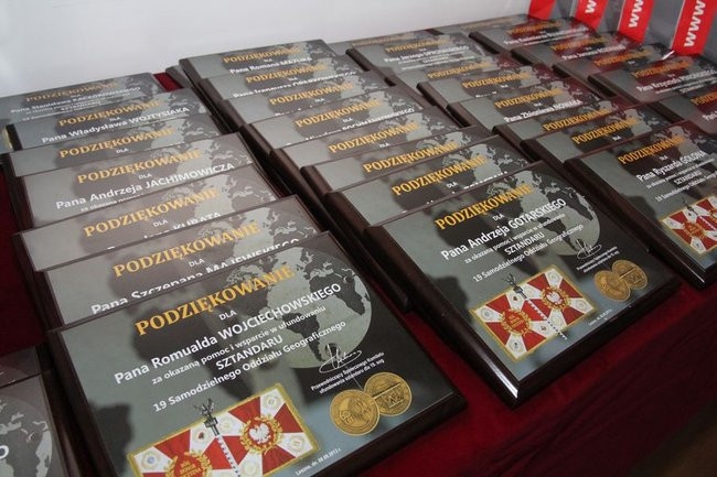 60 lat robią mapy, w piątek dostali sztandar (zdjęcia)