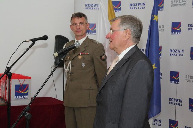 60 lat robią mapy, w piątek dostali sztandar (zdjęcia)