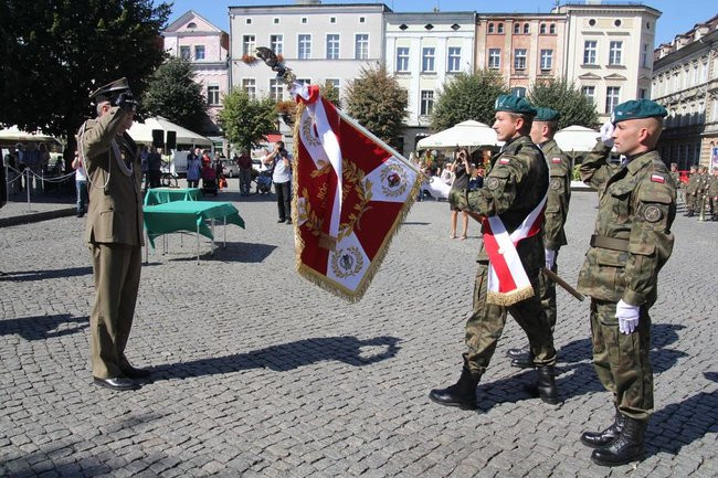 60 lat robią mapy, w piątek dostali sztandar (zdjęcia)