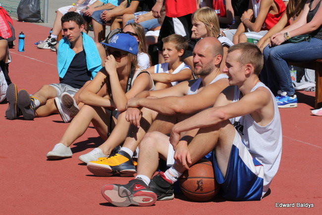 Młodzieżowy streetball pod II LO (zdjęcia)