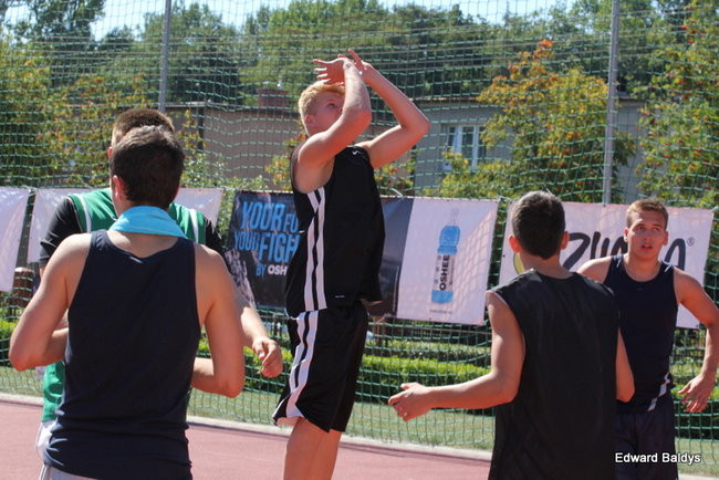 Młodzieżowy streetball pod II LO (zdjęcia)