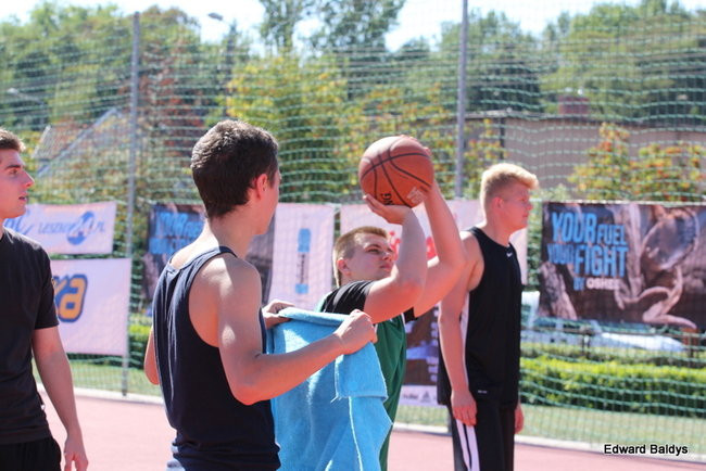 Młodzieżowy streetball pod II LO (zdjęcia)