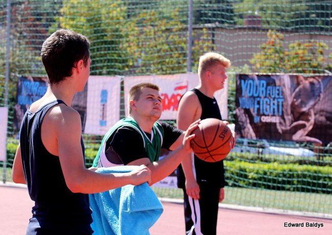 Młodzieżowy streetball pod II LO (zdjęcia)