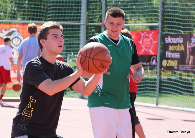 Młodzieżowy streetball pod II LO (zdjęcia)
