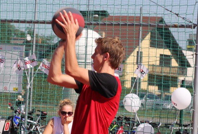Młodzieżowy streetball pod II LO (zdjęcia)