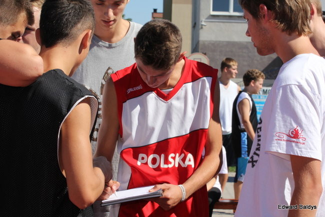 Młodzieżowy streetball pod II LO (zdjęcia)