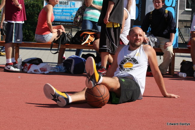 Młodzieżowy streetball pod II LO (zdjęcia)