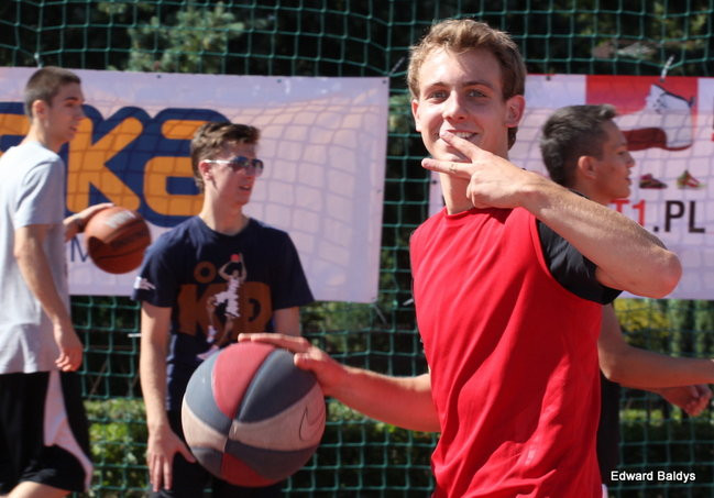 Młodzieżowy streetball pod II LO (zdjęcia)