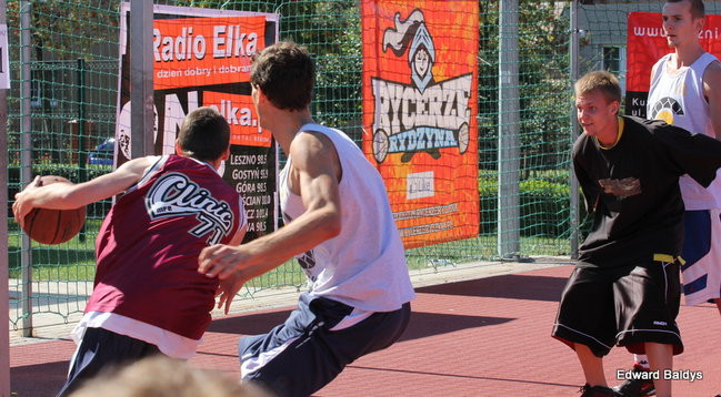 Młodzieżowy streetball pod II LO (zdjęcia)