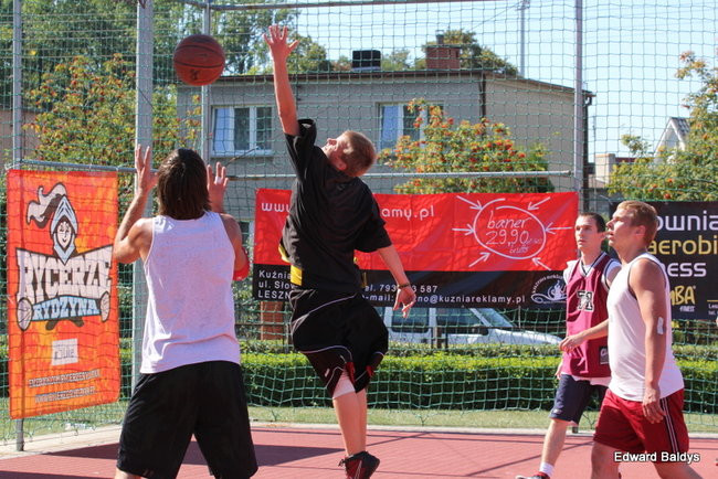 Młodzieżowy streetball pod II LO (zdjęcia)