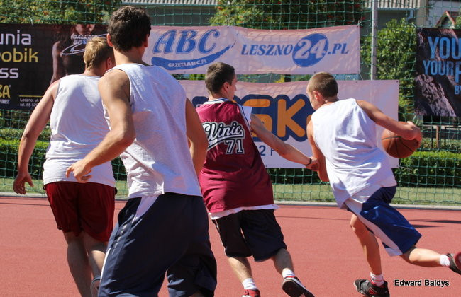 Młodzieżowy streetball pod II LO (zdjęcia)