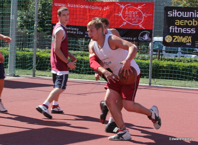 Młodzieżowy streetball pod II LO (zdjęcia)