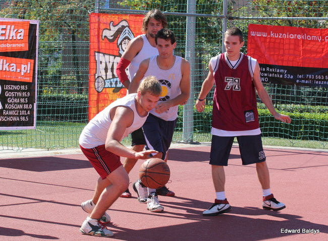 Młodzieżowy streetball pod II LO (zdjęcia)