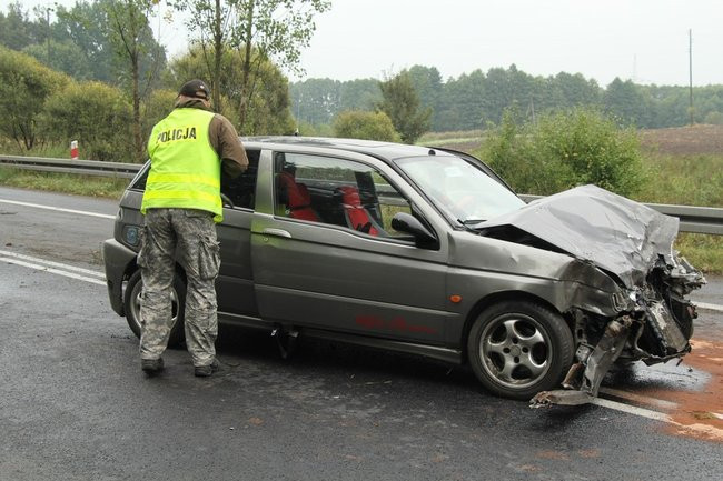 Trzy osoby ranne w wypadku koło Radomicka (zdjęcia, wideo i dźwięk)